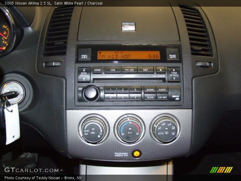 Satin White Pearl / Charcoal 2005 Nissan Altima 2.5 SL