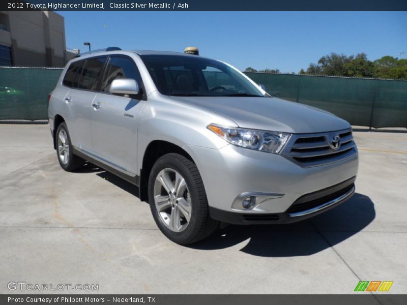 Front 3/4 View of 2012 Highlander Limited