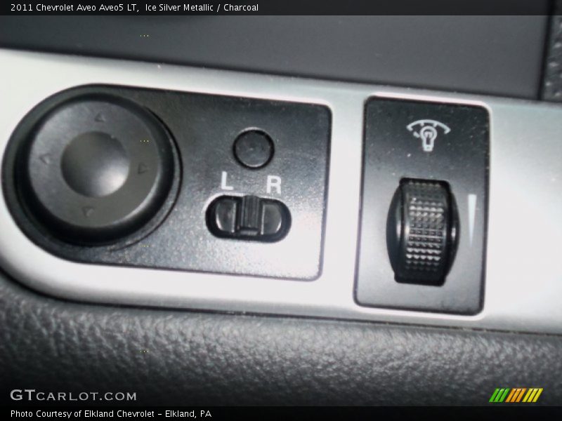 Ice Silver Metallic / Charcoal 2011 Chevrolet Aveo Aveo5 LT