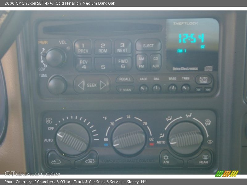 Gold Metallic / Medium Dark Oak 2000 GMC Yukon SLT 4x4