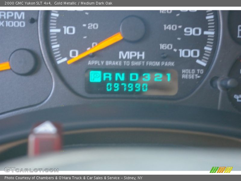 Gold Metallic / Medium Dark Oak 2000 GMC Yukon SLT 4x4
