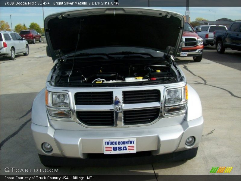 Bright Silver Metallic / Dark Slate Gray 2009 Dodge Nitro SE 4x4