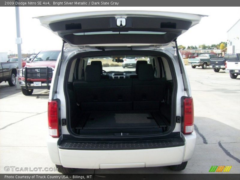Bright Silver Metallic / Dark Slate Gray 2009 Dodge Nitro SE 4x4