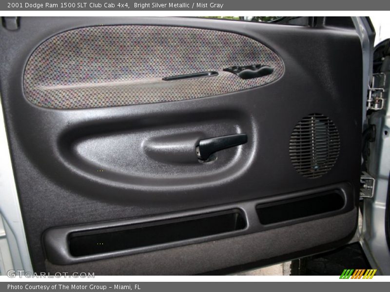 Bright Silver Metallic / Mist Gray 2001 Dodge Ram 1500 SLT Club Cab 4x4