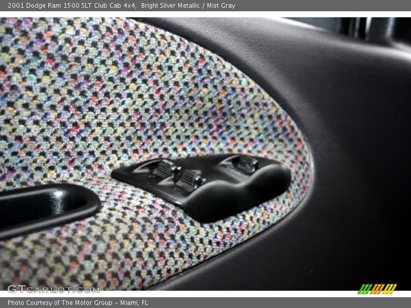 Bright Silver Metallic / Mist Gray 2001 Dodge Ram 1500 SLT Club Cab 4x4