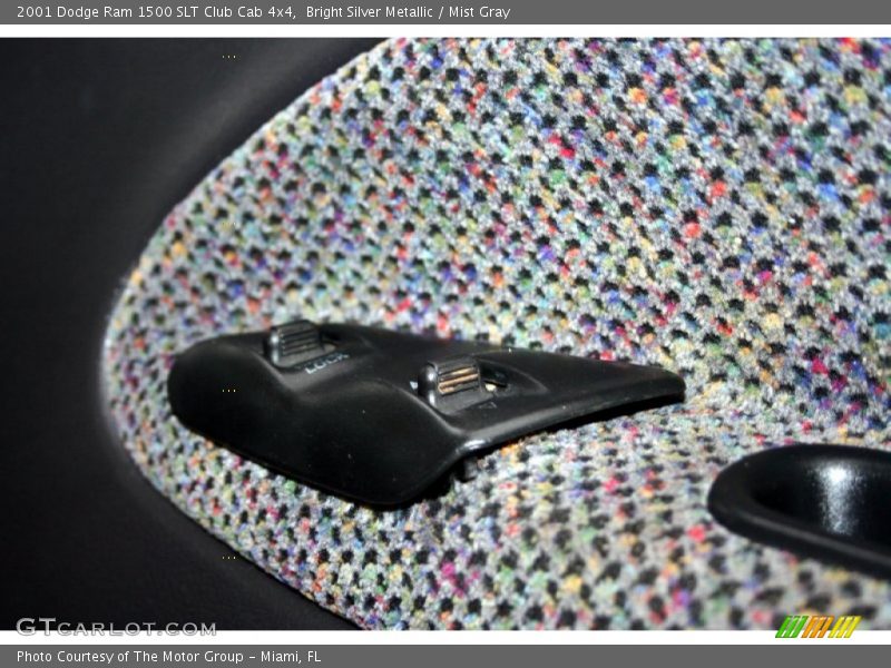 Bright Silver Metallic / Mist Gray 2001 Dodge Ram 1500 SLT Club Cab 4x4