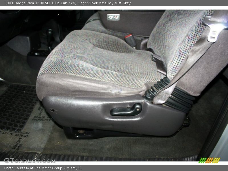 Bright Silver Metallic / Mist Gray 2001 Dodge Ram 1500 SLT Club Cab 4x4
