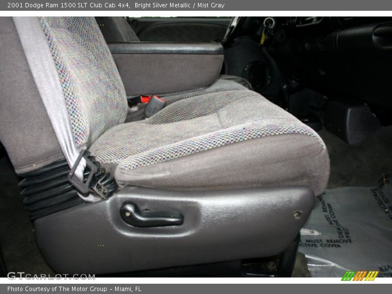 Bright Silver Metallic / Mist Gray 2001 Dodge Ram 1500 SLT Club Cab 4x4