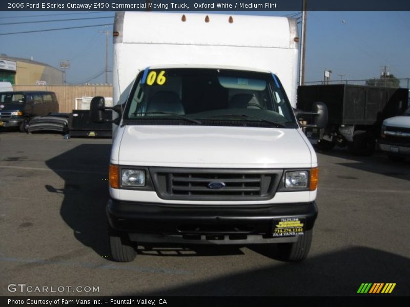 Oxford White / Medium Flint 2006 Ford E Series Cutaway E450 Commercial Moving Truck