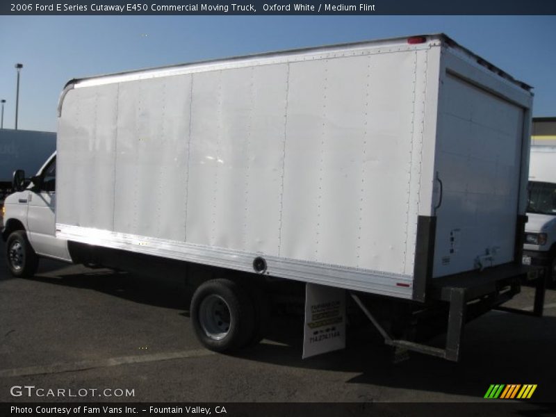 Oxford White / Medium Flint 2006 Ford E Series Cutaway E450 Commercial Moving Truck