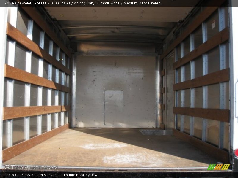 Summit White / Medium Dark Pewter 2004 Chevrolet Express 3500 Cutaway Moving Van
