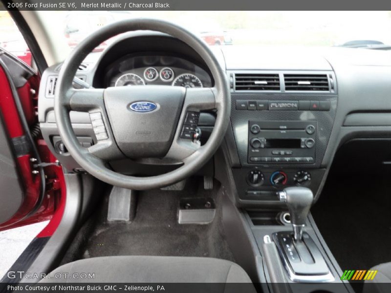 Dashboard of 2006 Fusion SE V6