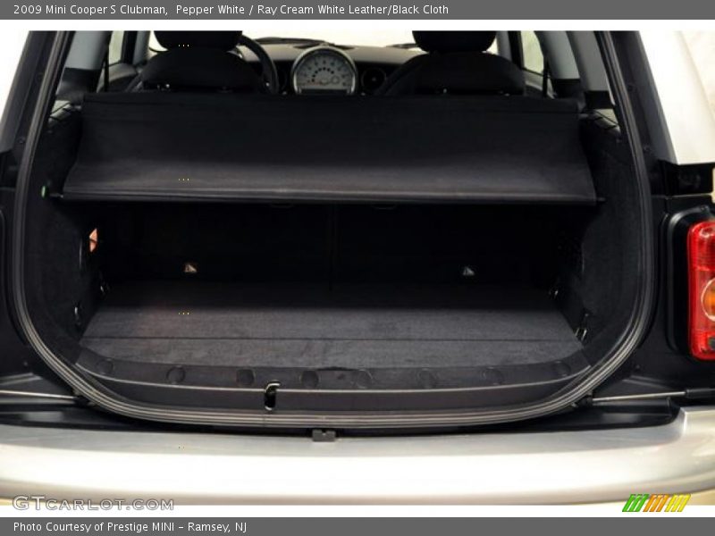 Pepper White / Ray Cream White Leather/Black Cloth 2009 Mini Cooper S Clubman