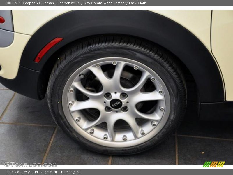 Pepper White / Ray Cream White Leather/Black Cloth 2009 Mini Cooper S Clubman