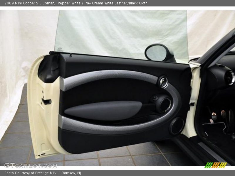 Pepper White / Ray Cream White Leather/Black Cloth 2009 Mini Cooper S Clubman
