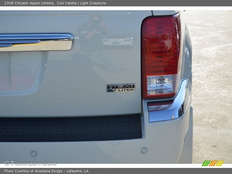 Cool Vanilla / Light Graystone 2008 Chrysler Aspen Limited
