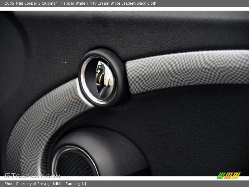 Pepper White / Ray Cream White Leather/Black Cloth 2009 Mini Cooper S Clubman