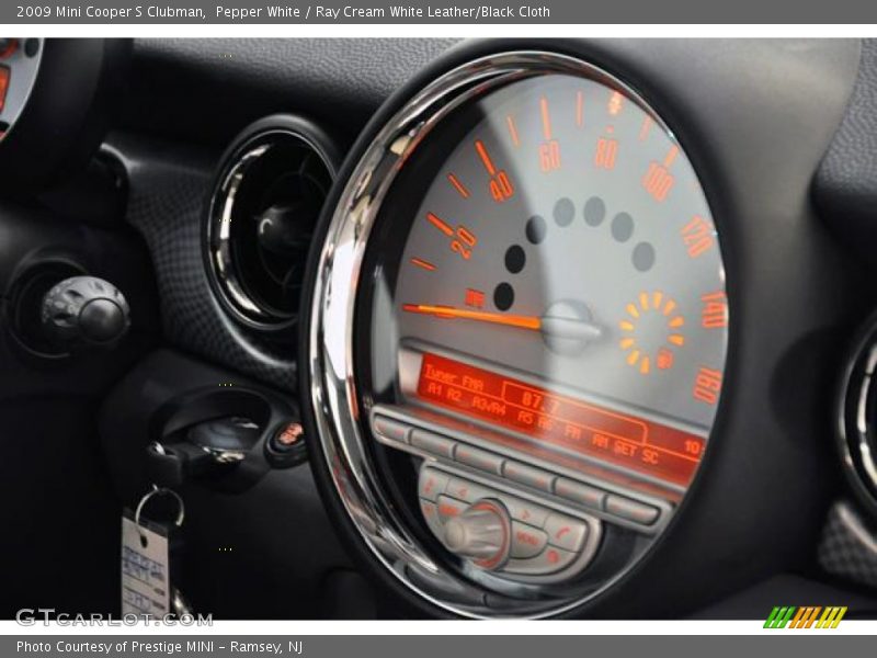 Pepper White / Ray Cream White Leather/Black Cloth 2009 Mini Cooper S Clubman