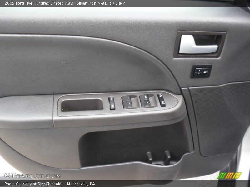 Silver Frost Metallic / Black 2005 Ford Five Hundred Limited AWD