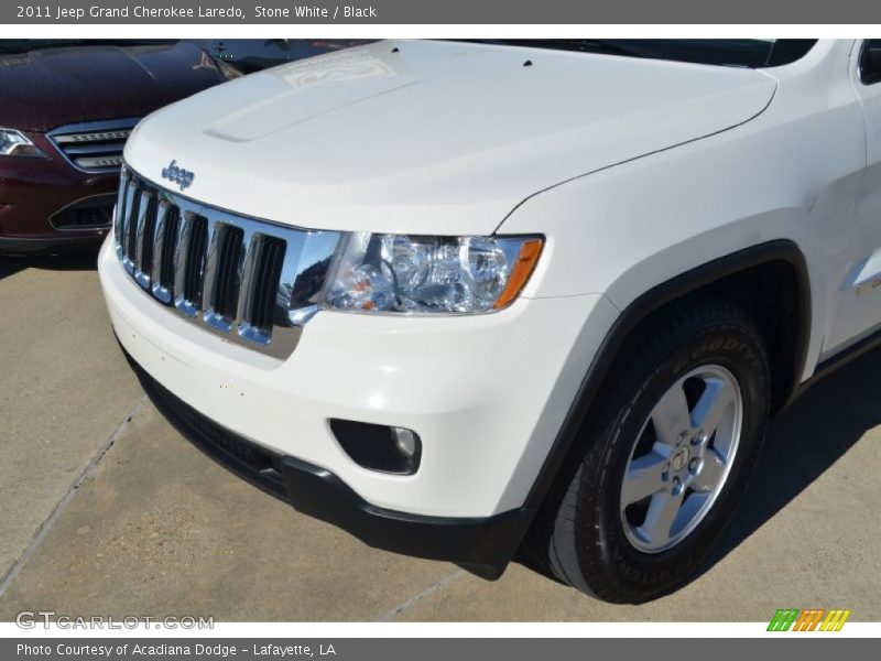 Stone White / Black 2011 Jeep Grand Cherokee Laredo