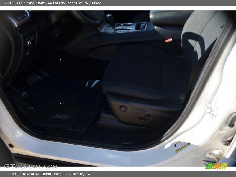 Stone White / Black 2011 Jeep Grand Cherokee Laredo