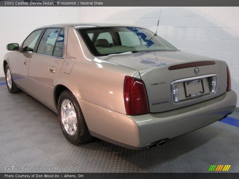 Bronzemist / Neutral Shale 2001 Cadillac DeVille Sedan