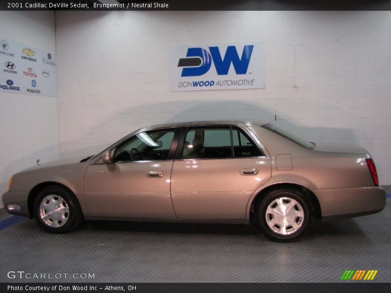 Bronzemist / Neutral Shale 2001 Cadillac DeVille Sedan