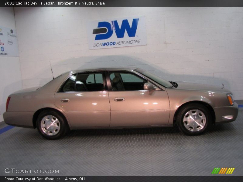 Bronzemist / Neutral Shale 2001 Cadillac DeVille Sedan