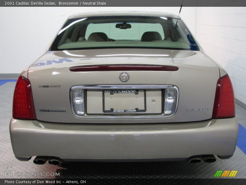 Bronzemist / Neutral Shale 2001 Cadillac DeVille Sedan