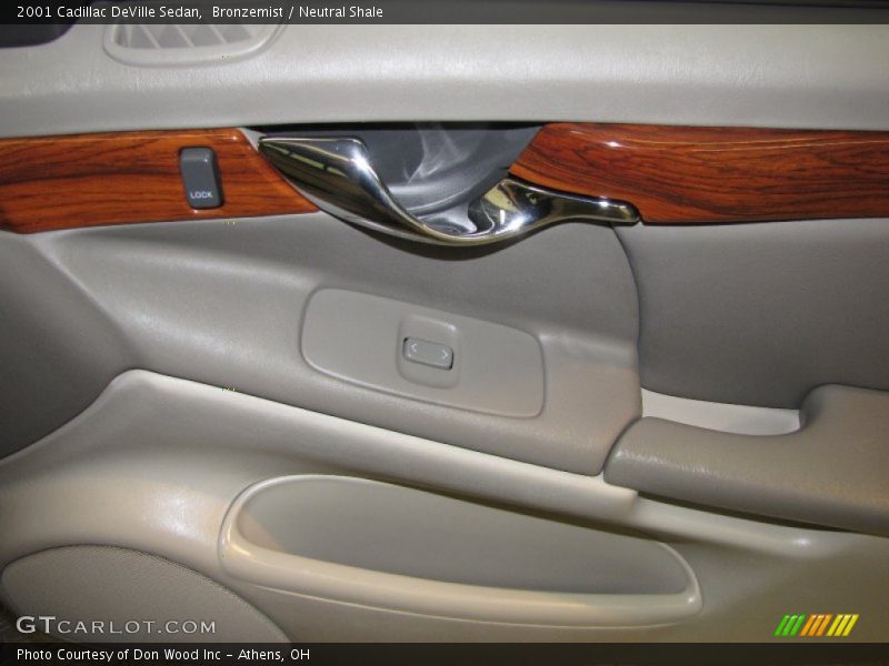 Bronzemist / Neutral Shale 2001 Cadillac DeVille Sedan