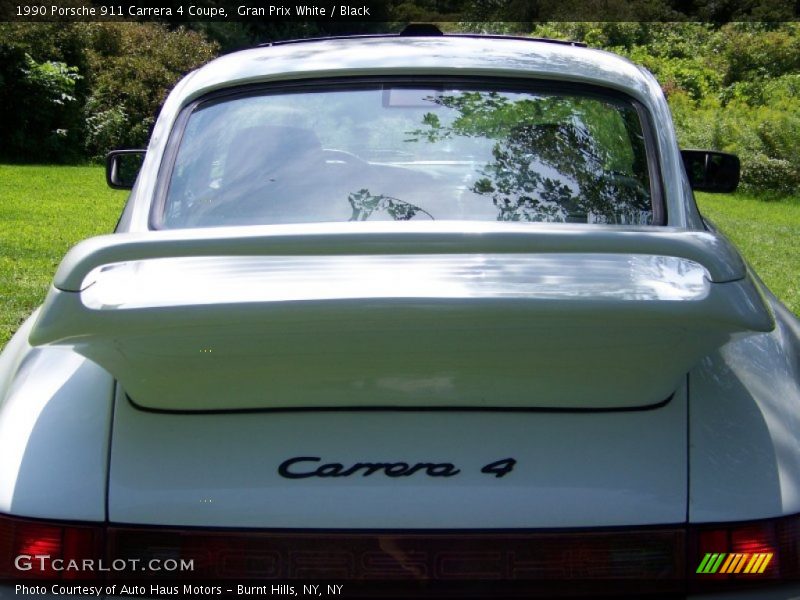 Gran Prix White / Black 1990 Porsche 911 Carrera 4 Coupe