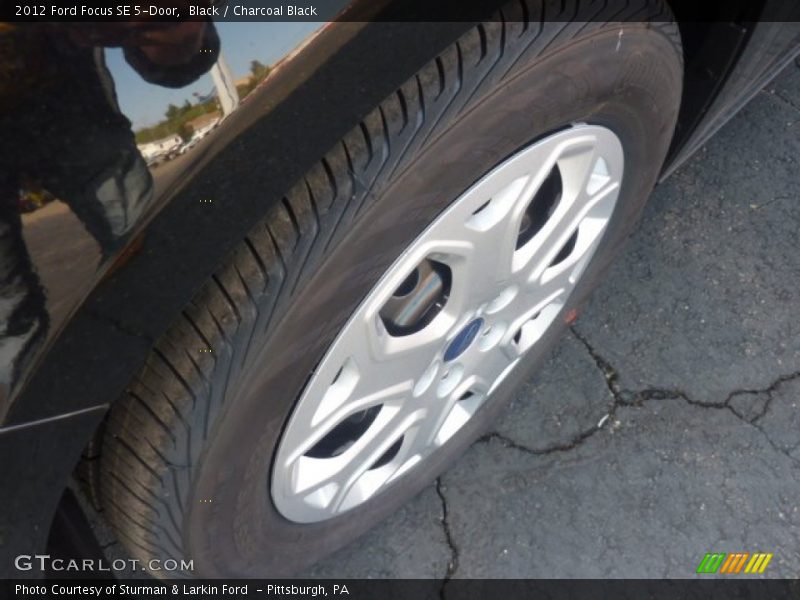 Black / Charcoal Black 2012 Ford Focus SE 5-Door