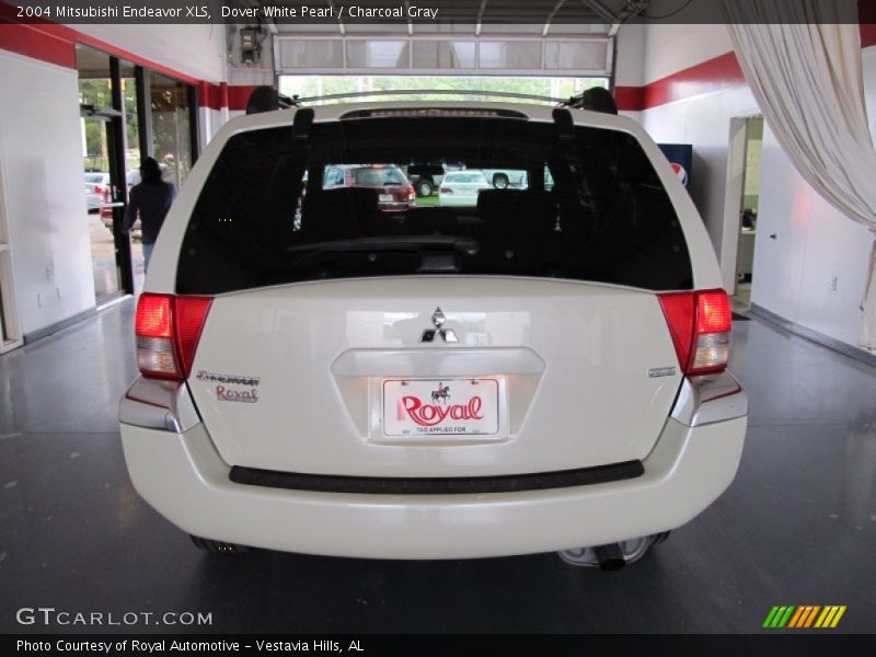 Dover White Pearl / Charcoal Gray 2004 Mitsubishi Endeavor XLS