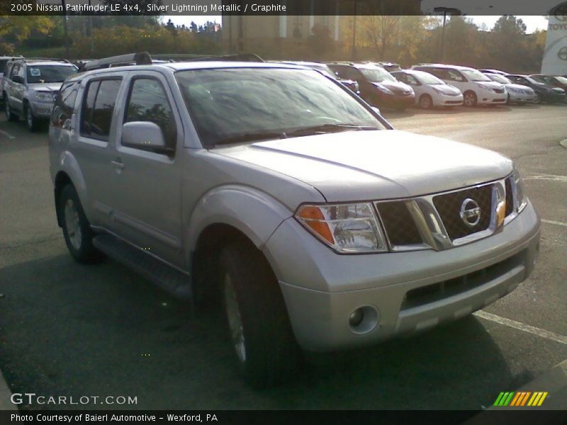 Silver Lightning Metallic / Graphite 2005 Nissan Pathfinder LE 4x4