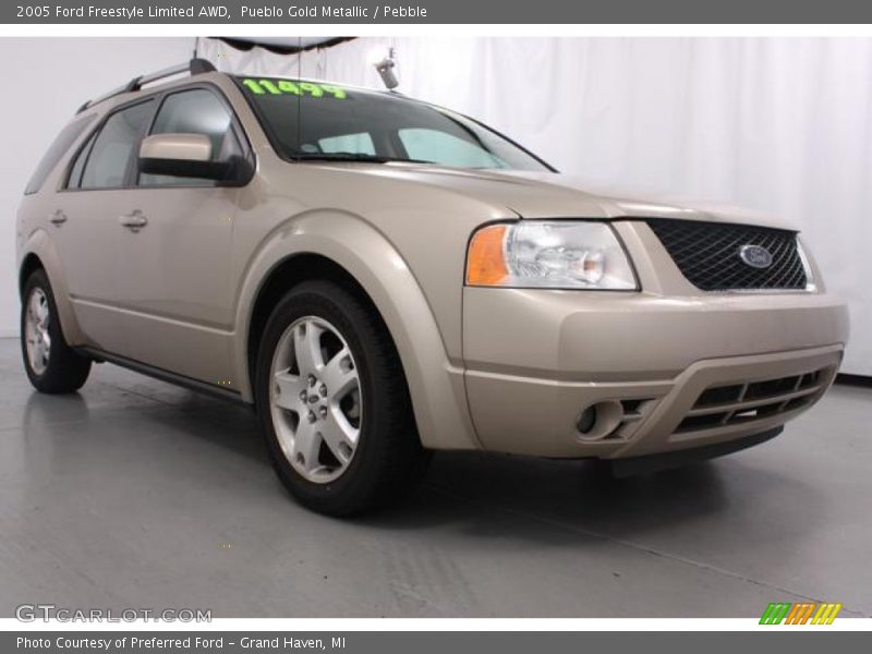 Pueblo Gold Metallic / Pebble 2005 Ford Freestyle Limited AWD