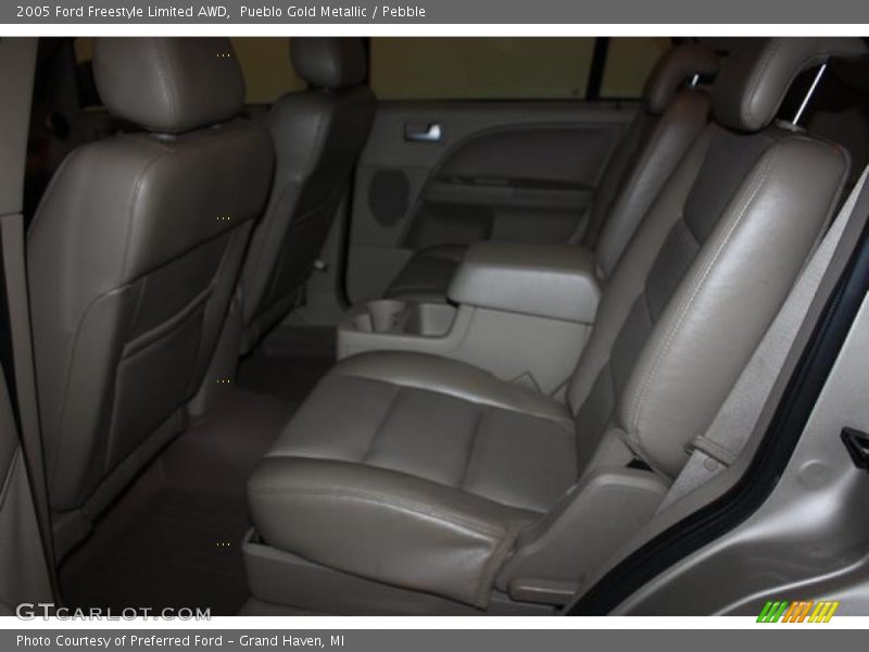 Pueblo Gold Metallic / Pebble 2005 Ford Freestyle Limited AWD