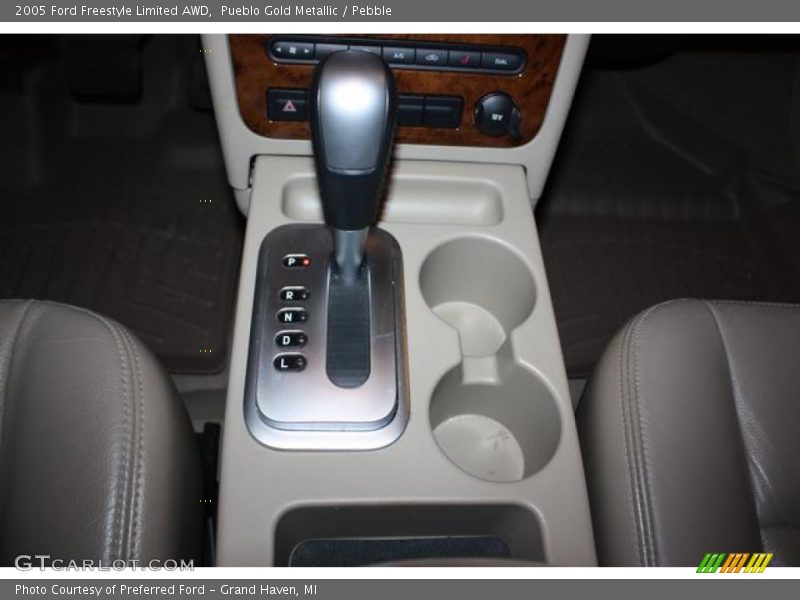 Pueblo Gold Metallic / Pebble 2005 Ford Freestyle Limited AWD