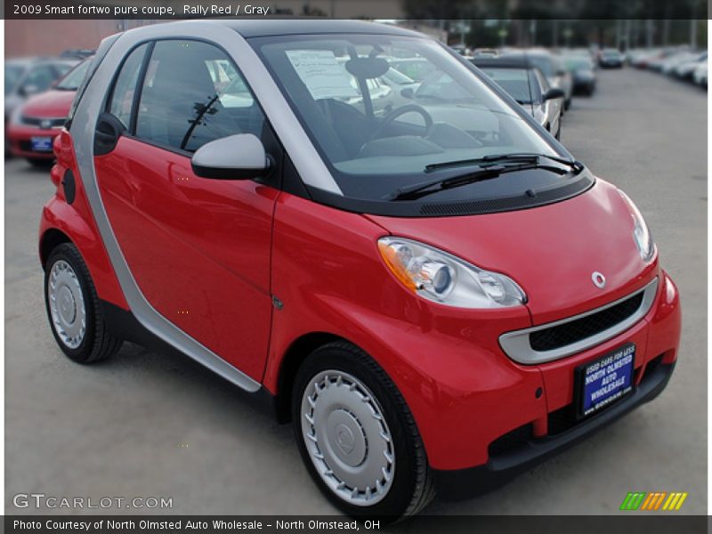 Front 3/4 View of 2009 fortwo pure coupe