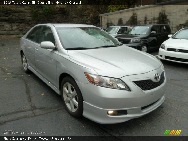 Classic Silver Metallic / Charcoal 2009 Toyota Camry SE