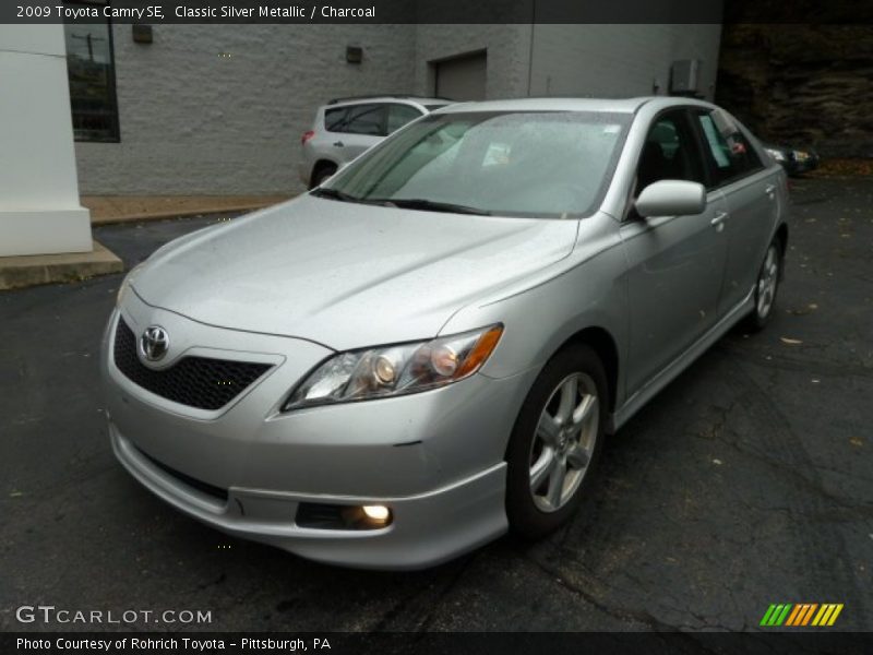 Classic Silver Metallic / Charcoal 2009 Toyota Camry SE