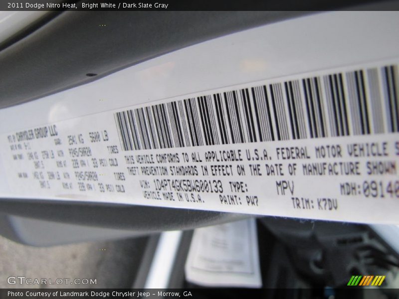 Bright White / Dark Slate Gray 2011 Dodge Nitro Heat