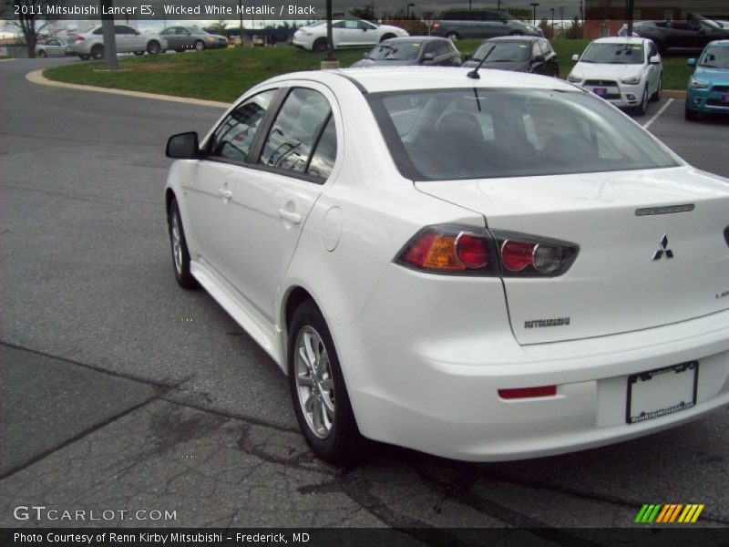 Wicked White Metallic / Black 2011 Mitsubishi Lancer ES