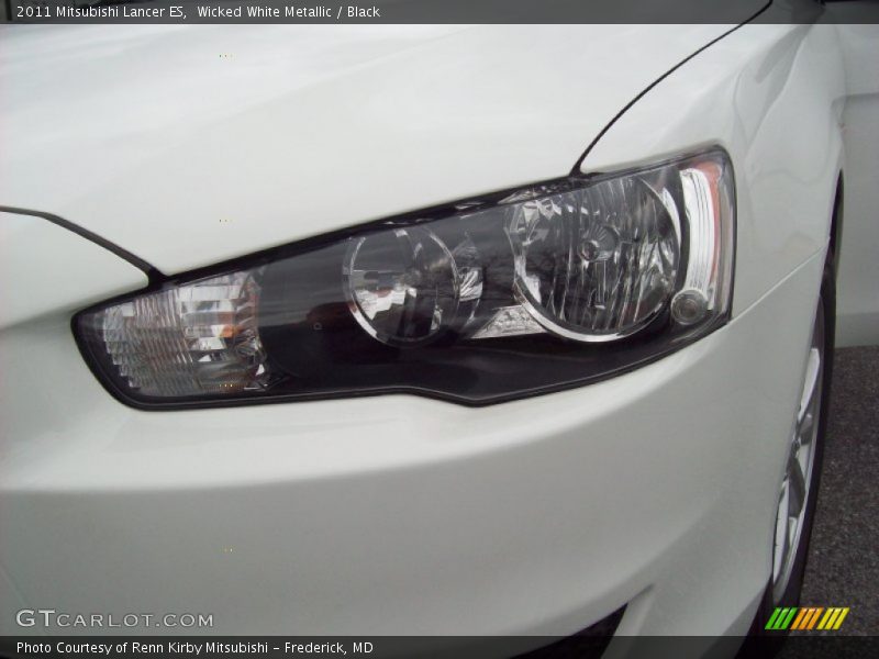 Wicked White Metallic / Black 2011 Mitsubishi Lancer ES