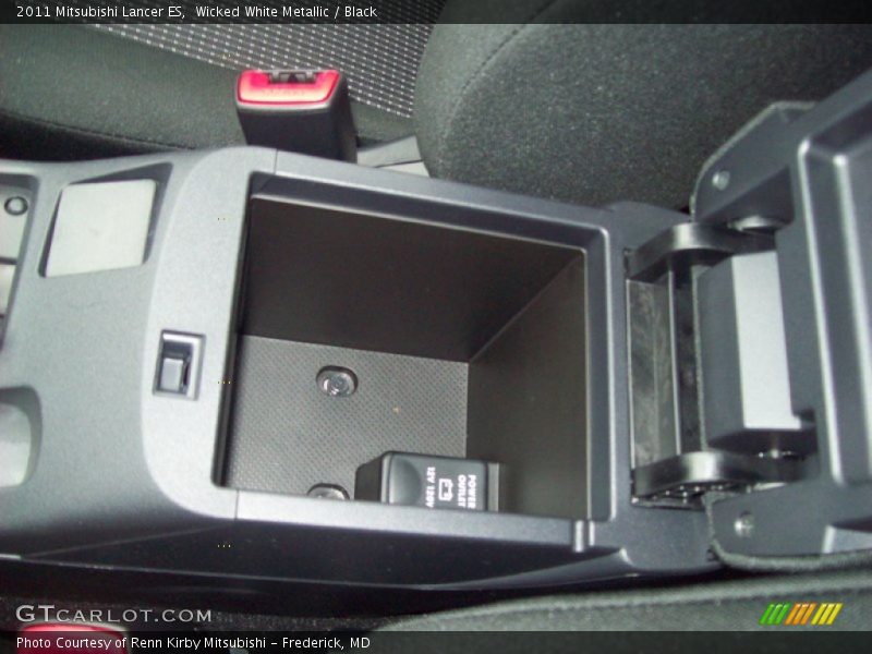 Wicked White Metallic / Black 2011 Mitsubishi Lancer ES