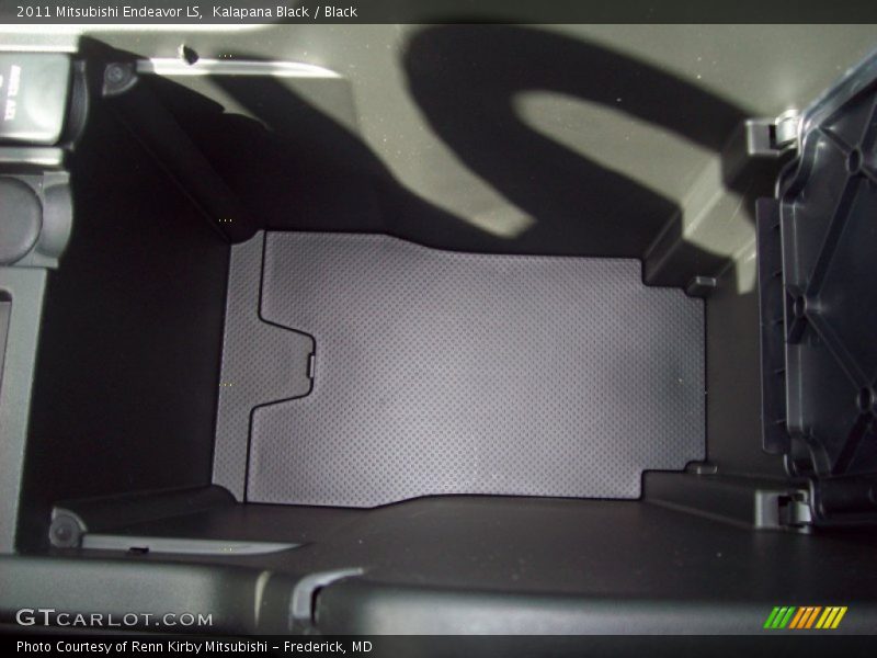 Kalapana Black / Black 2011 Mitsubishi Endeavor LS
