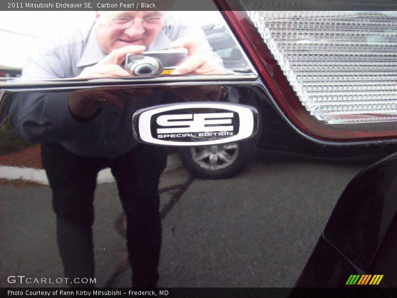 Carbon Pearl / Black 2011 Mitsubishi Endeavor SE