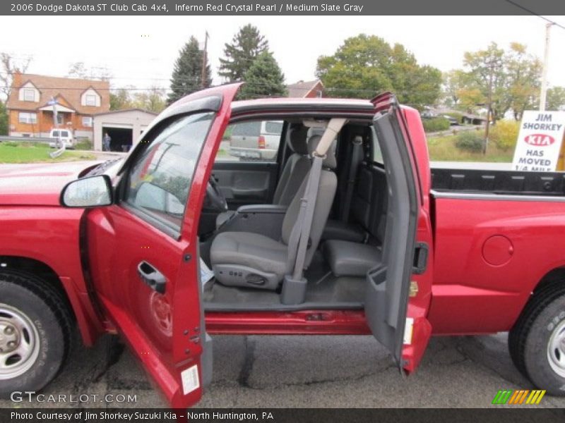 Inferno Red Crystal Pearl / Medium Slate Gray 2006 Dodge Dakota ST Club Cab 4x4
