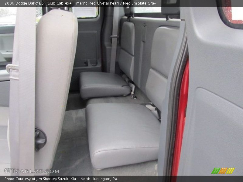 Inferno Red Crystal Pearl / Medium Slate Gray 2006 Dodge Dakota ST Club Cab 4x4
