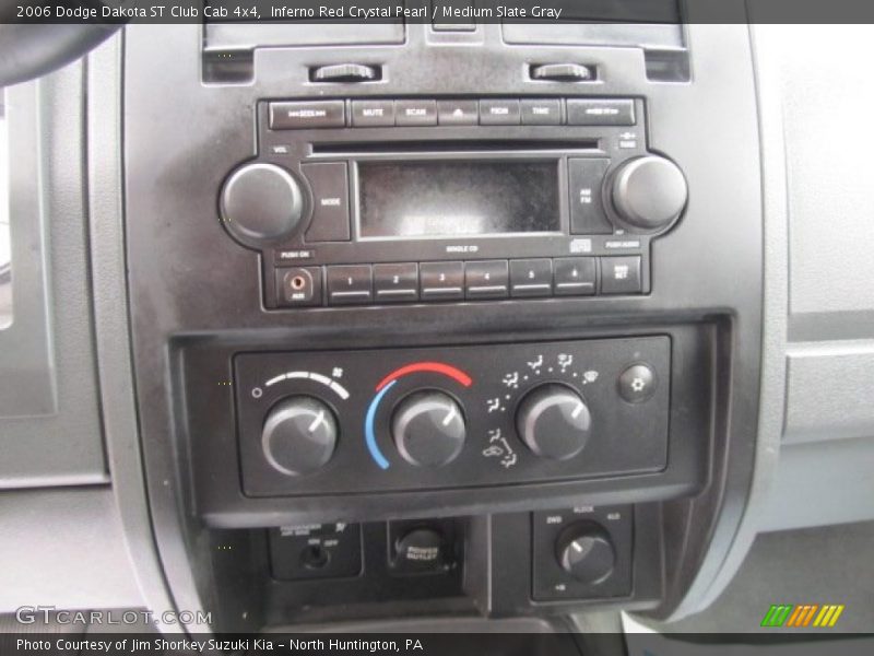 Controls of 2006 Dakota ST Club Cab 4x4
