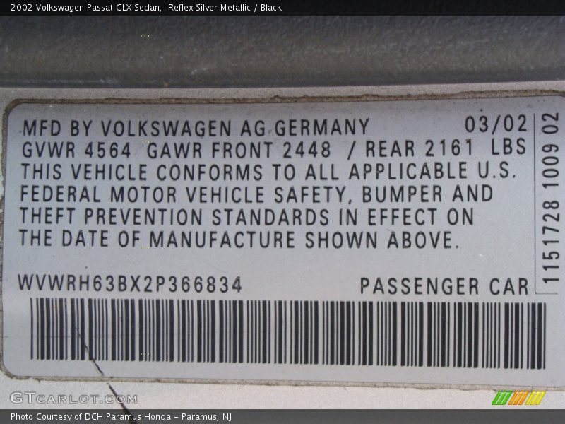 Reflex Silver Metallic / Black 2002 Volkswagen Passat GLX Sedan